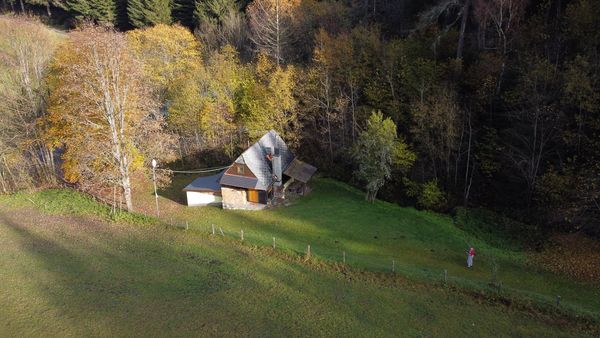 Die Landschaft um die Mühle in Reifling